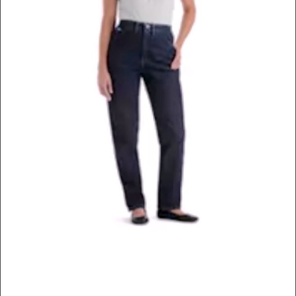 BNWT Lee relaxed fit, tapered leg, mid rise jeans.